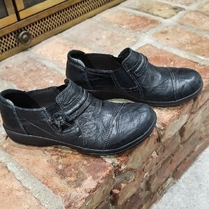 Clarks Black Leather Flats for Women